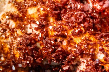 Vanadinit mineralinin dokusu