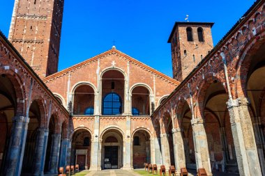 İtalya, Milano 'da Sant' Ambrogio Bazilikası