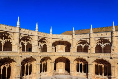 Lizbon, Portekiz 'deki Jeronimos manastırının avlusu.