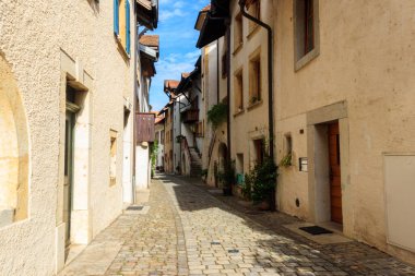 Ligerz kasabasındaki Dar Sokak, Bern Kantonu, İsviçre