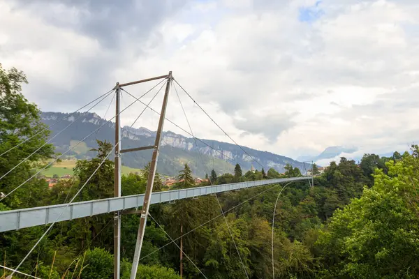 Fußgänger Hängebrücke Über Die Gummischlucht Sigriswil Schweiz lizenzfreie Stockfotos