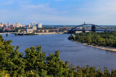 Dinyeper nehri ve Kiev şehir manzarası, Ukrayna