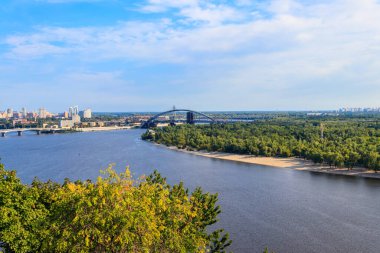 Dinyeper nehri ve Kiev şehir manzarası, Ukrayna
