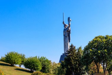 Ukrayna Kiev 'deki anavatan anıtı