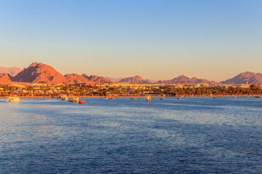 Sharm El Sheikh, Mısır 'daki Naama Körfezi manzarası. Yukarıdan görüntüle