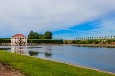 St. Petersburg, Rusya - 25 Haziran 2019: Marly Sarayı St. Petersburg, Rusya