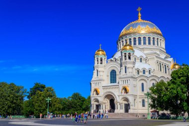 Kronstadt, Rusya - 25 Haziran 2019: Kronstadt, Rusya 'da Ortodoks St. Nicholas katedrali