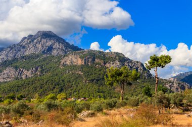 Türkiye 'nin Antalya ilindeki Taurus dağlarının manzarası