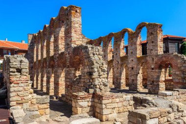 Bulgaristan 'ın Nessebar kentindeki Eski Piskopos olarak da bilinen Bizans Aziz Sophia Kilisesi. UNESCO Dünya Mirası Alanı