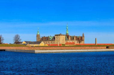 Helsingor (Elsinore), Danimarka 'da Kronborg Kalesi ve Öresund Boğazı