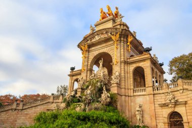 İspanya 'nın Barselona kentindeki Ciutadella parkında Cascada Monumental Çeşmesi