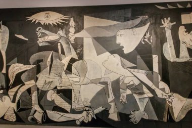 Madrid, İspanya - 21 Şubat 2024: Pablo Picasso 'nun İspanya' daki Kraliçe Sofya Ulusal Müzesi Sanat Merkezi 'nde yaptığı resim Guernica, 1937