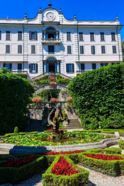 Tremezzo, İtalya - 8 Ağustos 2024: Tremezzo, İtalya 'daki Como Gölü üzerinde ünlü Villa Carlotta