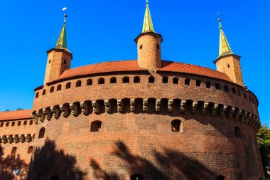 Krakow Barbican - Polonya şehir duvarlarında ortaçağ tahkimatı