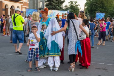 Genichesk, Ukrayna - 26 Ağustos 2017: Kimliği belirsiz kişi festival Tavriyska rodyna (Tavria aile sırasında)