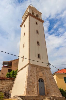 Hırvatistan 'ın Skradin kentindeki Meryem' in Doğumu Kilisesi 'nin çan kulesi.