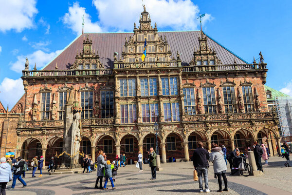 Бремен, Германия - 2 апреля 2022 года: Бременская ратуша или Ратхаус в старом городе Бремен, Германия