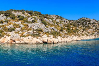 Türkiye 'nin Antalya ilinin Demre ilçesi yakınlarındaki Taurus dağları ve Akdeniz manzarası