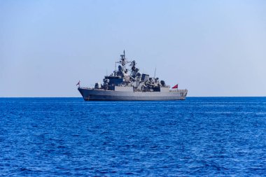 Türk donanma gemisi Akdeniz 'de yelken açıyor. Türkiye 'nin su sınırlarının korunması