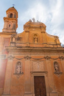Fransız Rivierası, Fransa, Menton 'daki Bazilika Saint-Michel cephesi