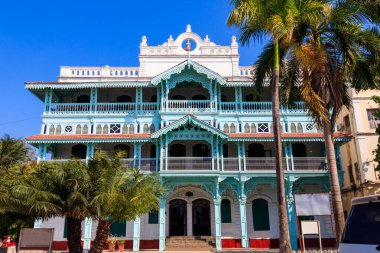 Eski Dispanser, aynı zamanda Ithnashiri Dispensary olarak da bilinir, tarihi bina Stone Town, Zanzibar, Tanzanya