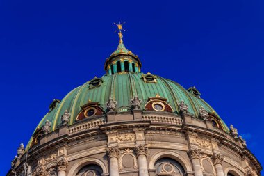 Frederik 'in Kilisesi, Kopenhag, Danimarka' da Mermer Kilise olarak da bilinir.