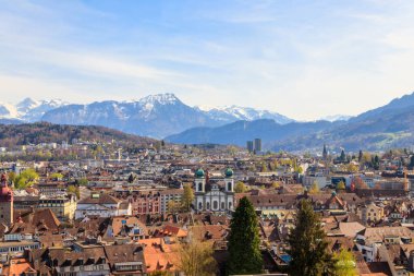İsviçre 'nin Lucerne (Luzern) şehrinin manzarası. Yukarıdan görüntüle