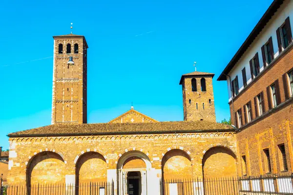 İtalya, Milano 'da Sant' Ambrogio Bazilikası