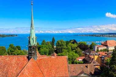 Almanya 'nın Baden-Wuerttemberg kentindeki Konstanz Katedrali' nin çan kulesinden Constanz (Constance olarak da bilinir) ve Constanz Gölü 'ne bakın.