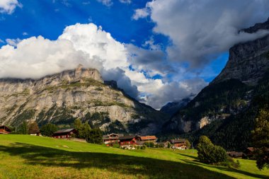 Bernese Oberland, İsviçre 'deki Grindelwald köyünün manzarası