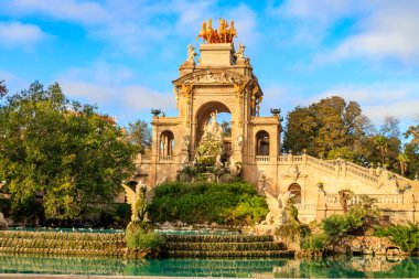 İspanya 'nın Barselona kentindeki Ciutadella parkında Cascada Monumental Çeşmesi