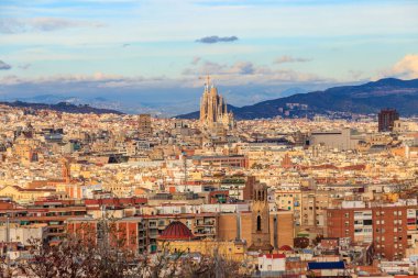 İspanya 'nın Katalonya kentindeki Montjuic Dağı' ndan Barcelona 'nın manzarası