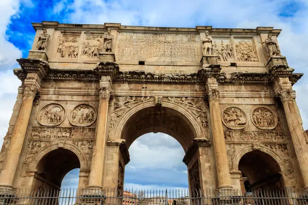 Konstantin Kemeri, İtalya, Roma 'nın ünlü simgesi.