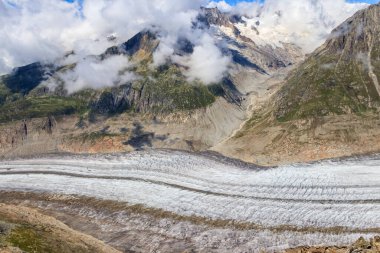 İsviçre Valais Kantonu 'ndaki Büyük Aletsch Buzulu' nun güzel manzarası. Eggishorn 'dan Görünüm