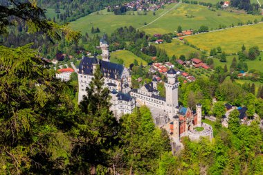 Almanya 'nın Bavyera Alplerindeki Neuschwanstein Şatosu