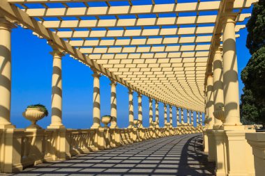 Portekiz, Porto yakınlarındaki deniz kenarında Pergola da Foz ya da Pergola da Nevogilde romantik gezinti