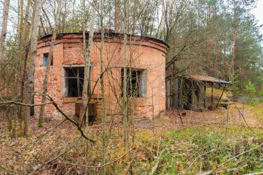 Çernobil Yasak Bölge, Ukrayna 'daki Pripyat hayalet kasabasında terk edilmiş eski bir ev.