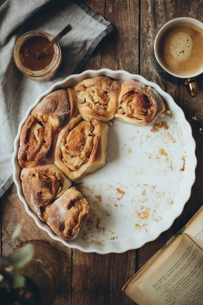 Homemade Apple Pie Cinnamon Nuts Wooden Background — Stockfoto