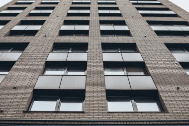 Şehirdeki modern ofis binası