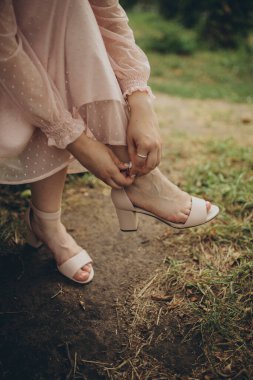 gelin düğün ayakkabıları ile