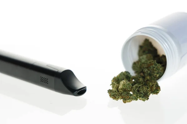 Cannabis Flos Marihuana Medicinal Recipiente Blanco Junto Vaporizador Forma Segura — Foto de Stock