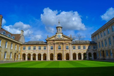 Emmanuel Koleji 'nin iç yüzü