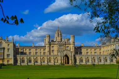 Emmanuel Koleji 'nin iç yüzü