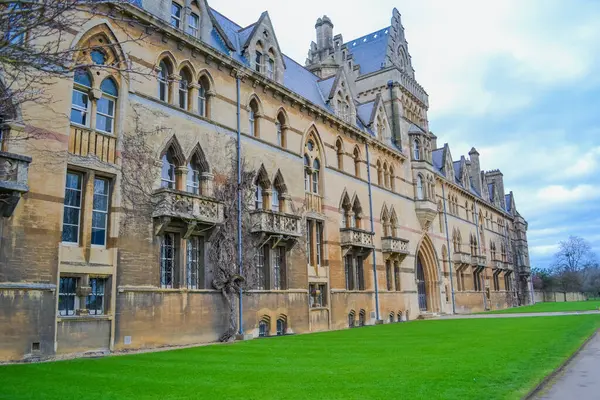 Birleşik Krallık, Oxford, 21.03.2023: Christ Church College adlı Oxford Üniversitesi 'nin kurucu üniversitesine bakın