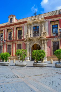 İspanya, Seville, 27.05.2023: Sevilla Başpiskoposu (Palacio Arzobispal), Sevilla 'da bir saraydır..