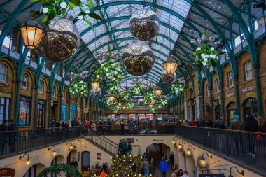 Covent Garden 'da yeni yıl süslemeleri