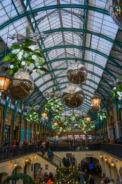 Covent Garden 'da yeni yıl süslemeleri