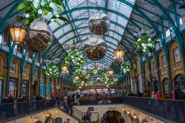Covent Garden 'da yeni yıl süslemeleri