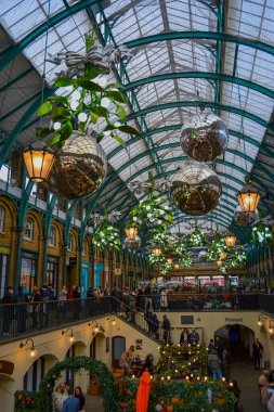 Covent Garden 'da yeni yıl süslemeleri