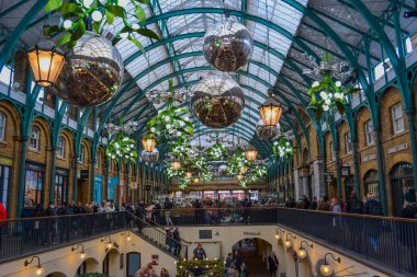 Covent Garden 'da yeni yıl süslemeleri